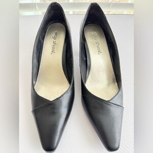 Easy Street Women's Elegant Black Heels